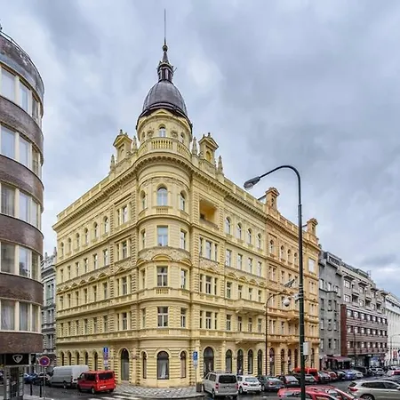 Modern Cozy In Apartment Prague
