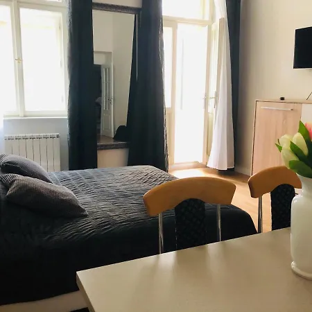 Modern Cozy In Apartment Prague
