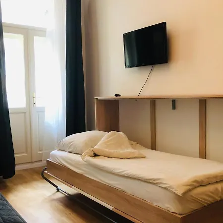 Modern Cozy In Apartman Prága