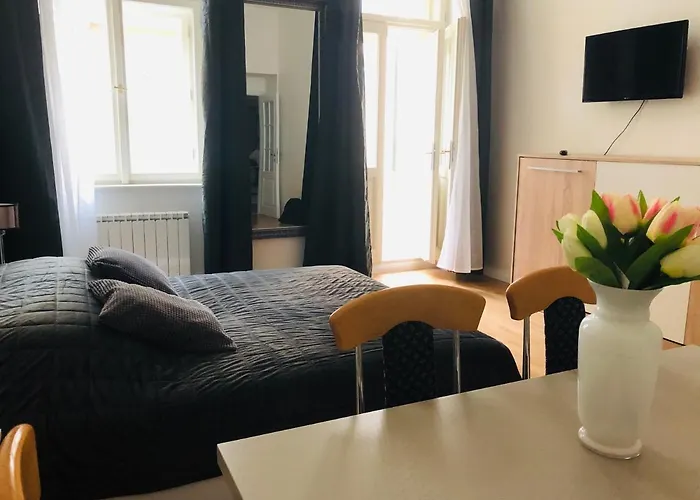 Modern Cozy In Daire Prag